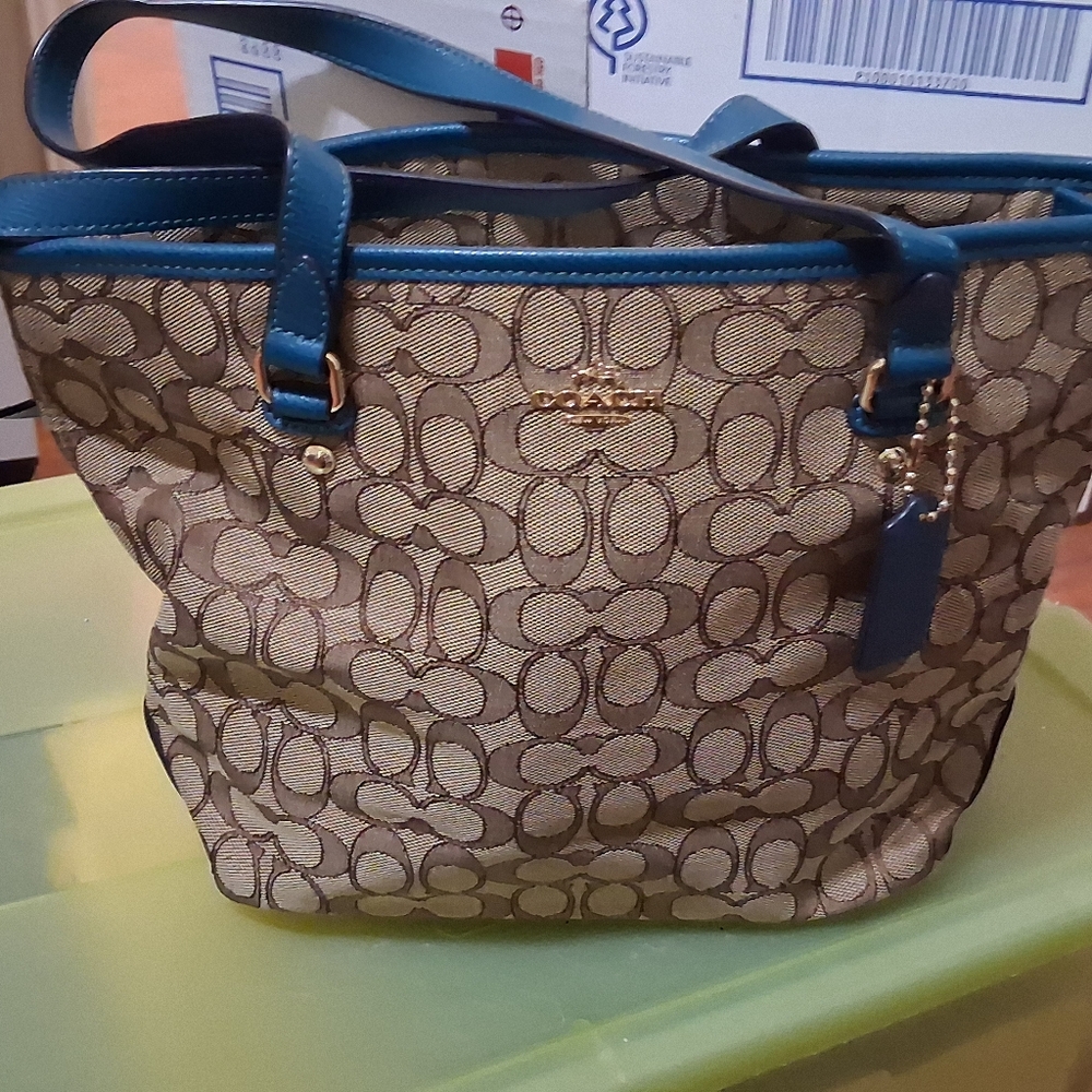 Coach Tan with Teal trim Jaquard Tote - Picture 5 of 9